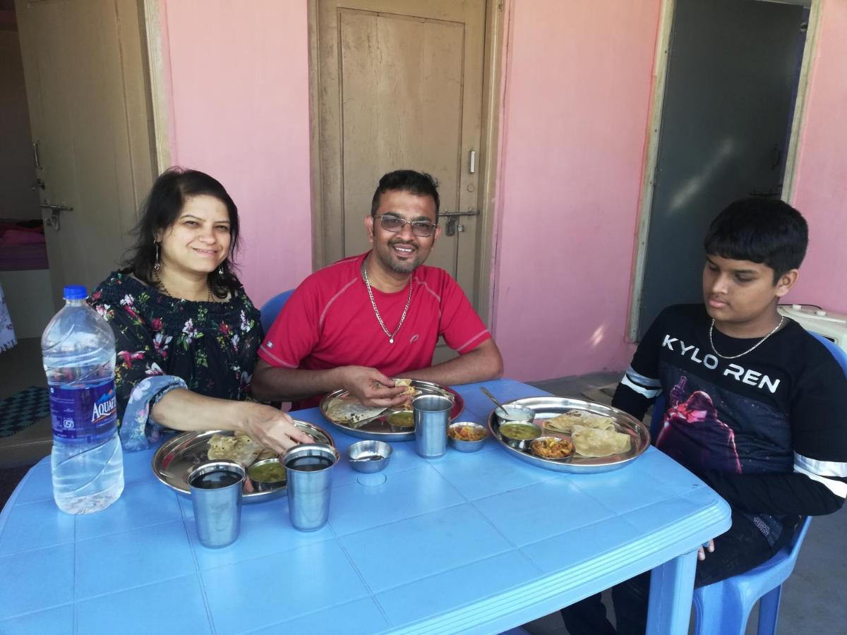 Abhi Homestay Hampi Exterior photo