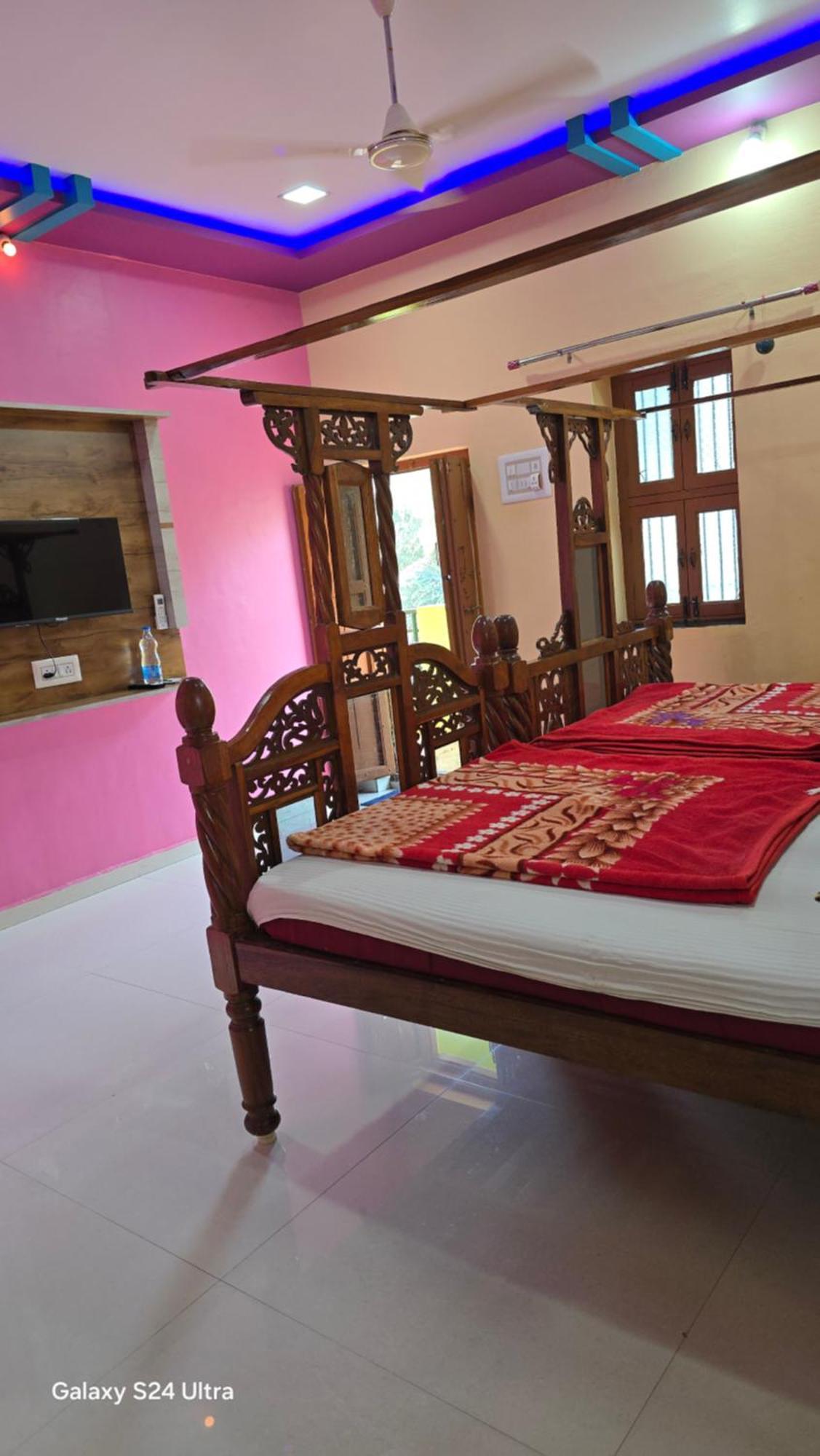 Abhi Homestay Hampi Exterior photo